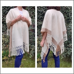 Pre venta Ruana de lana de oveja color natural tejida en telar con guarda