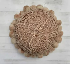 Almohadón redondo con pompones 30 cm - colores neutros - tienda online