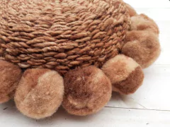 Almohadón redondo con pompones 30 cm - colores neutros - ulala