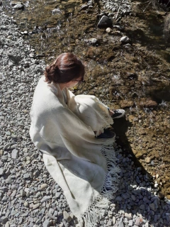 Imagen de Mantón de llama tejido en telar