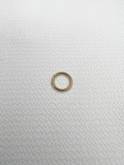Piercing sin fin bisagra acero dorado - 1 cm. - comprar online
