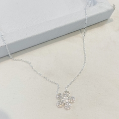 gargantilla flor cubic