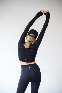 CROP TOP TITI NEGRO en internet