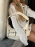 Cartera Athi "Chica" | Exclusivo Athi™ Crema en internet