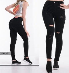 Jean tiro alto negro con roturas art 42 MZ - comprar online