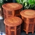 Mesa Indiana Entalhada de madeira com detalhes ornamentais, disponível em três tamanhos diferentes.