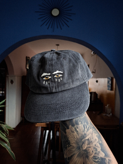 Gorra "llorona" negra en internet