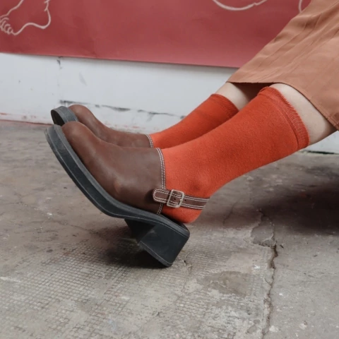 Zuecos Ampi Brown T.36 - comprar online