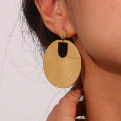 Aretes Rayos de Gatsby en Acero Inoxidable con baño de oro de 18K AB0062 APM40248 na internet
