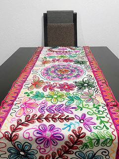 Camino de Mesa bordado de la India 150x50cm - Mandala y Flores APM58500