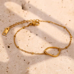 Imagen de Pulsera Círculo de Gaia en Acero Inoxidable con baño de oro de 18K AB0150 APM10647
