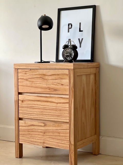 Mesa de luz Texa Paraiso 3 Cajones