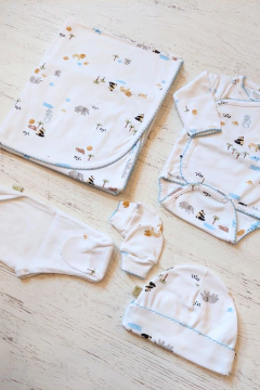 Imagen de AJUAR 5 PIEZAS SELVA BLANCO: MANTA, BODY, RANITA, GORRO Y MITONES (BROSET5P2-FR)