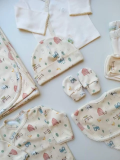 AJUAR 8 PIEZAS GRANJA MAIZ: MANTA, BODY, BATITA, RANITA, BABERO, BABITA, GORRO Y MITONES (BROSET8P-CR) - comprar online