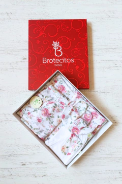 AJUAR 5 PIEZAS ROSAS: MANTA, BODY, RANITA, GORRO Y MITONES (BROSET5P2-FN)