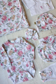 AJUAR 8 PIEZAS ROSAS: MANTA, BODY, BATITA, RANITA, BABERO, BABITA, GORRO Y MITONES (BROSET8P-FN) en internet
