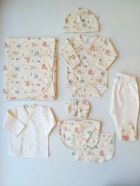 AJUAR 8 PIEZAS GRANJA MAIZ: MANTA, BODY, BATITA, RANITA, BABERO, BABITA, GORRO Y MITONES (BROSET8P-CR)