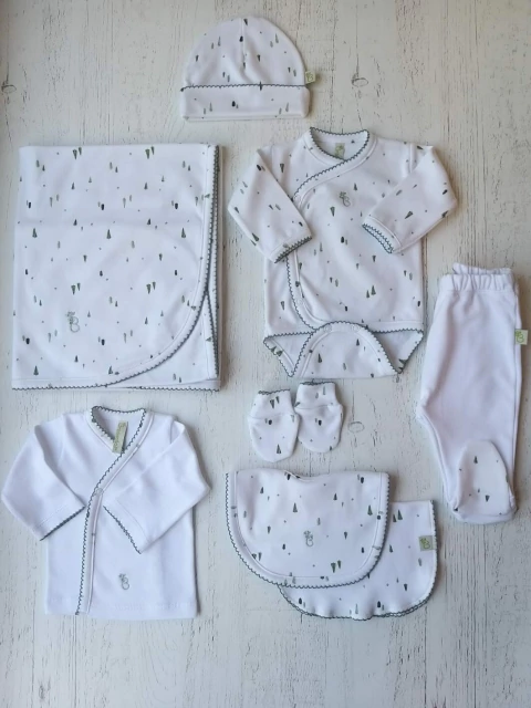 AJUAR 8 PIEZAS PINITOS BLANCO: MANTA, BODY, BATITA, RANITA, BABERO, BABITA, GORRO Y MITONES (BROSET8P-DB)