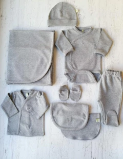 AJUAR 8 PIEZAS GRIS TOPO MELANGE: MANTA, BODY, BATITA, RANITA, BABERO, BABITA, GORRO Y MI (BROSET8P-55T) en internet