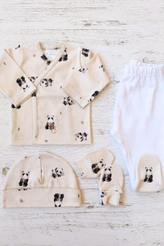 AJUAR 4 PIEZAS PANDA ARENA : BATITA, RANITA, GORRO Y MITONES (BROSETA-PA)