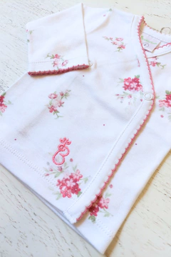 AJUAR 4 PIEZAS POEMA BLANCO : BATITA, RANITA, GORRO Y MITONES (BROSETA-GO)