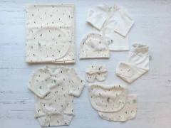 AJUAR 8 PIEZAS PINITOS NATURAL PIMA: MANTA, BODY, BATITA, RANITA, BABERO, BABITA, GORRO Y MITONES (BROSET8P-DC) - Mamá Coneja