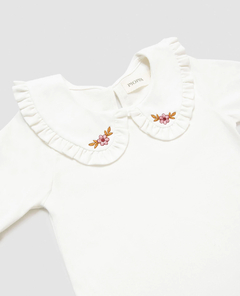 Imagen de REMERA CUELLO BORDADO - PIOPPA (R-PENELOPE)