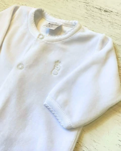 ENTERITO PLUSH ABERTURA DELANTERA - BROTECITOS (B611924PL-01)