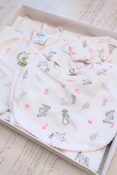 AJUAR 8 PIEZAS HABÍA UNA VEZ BLANCO: MANTA, BODY, BATITA, RANITA, BABERO, BABITA, GORRO Y MITON (BROSET8P-HV01)