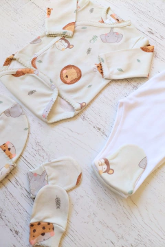 AJUAR 4 PIEZAS CARITAS ACQUA : BODY, RANITA, GORRO Y MITONES (BROSETB-CAA) en internet