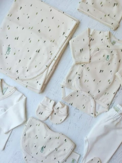 AJUAR 8 PIEZAS PINITOS NATURAL PIMA: MANTA, BODY, BATITA, RANITA, BABERO, BABITA, GORRO Y MITONES (BROSET8P-DC) - comprar online