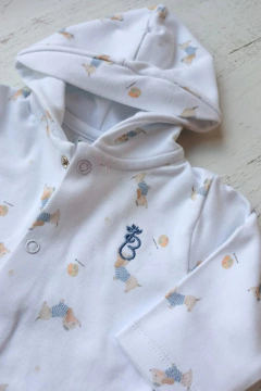 CONJ ARTE BLANCO CAMPERA C/ VISERA Y RANITA PIMA - BROTECITOS (BROCAYPAALG-FC) - comprar online