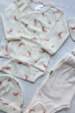 AJUAR 4 PIEZAS ARTE NATURAL: BODY, RANITA, GORRO Y MITONES (BROSETB-FK)