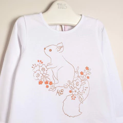 REMERA C/ VOLADO ESTAMP ARDILLA - MAGDALENA ESPOSITO EVERYDAY (E40141454-01) en internet