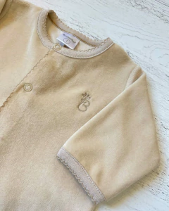 ENTERITO PLUSH ABERTURA DELANTERA - BROTECITOS (B611924PL-45) - comprar online