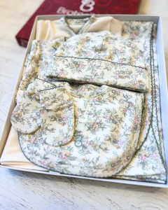 AJUAR 8 PIEZAS MALEN NATURAL: MANTA, BODY, BATITA, RANITA, BABERO, BABITA, GORRO Y MITONES (BROSET8P-HZ) en internet