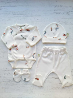 AJUAR 4 PIEZAS GLOBOS Y AUTOS ROJO: BODY, RANITA, GORRO Y MITONES (BROSETB-DV) - comprar online