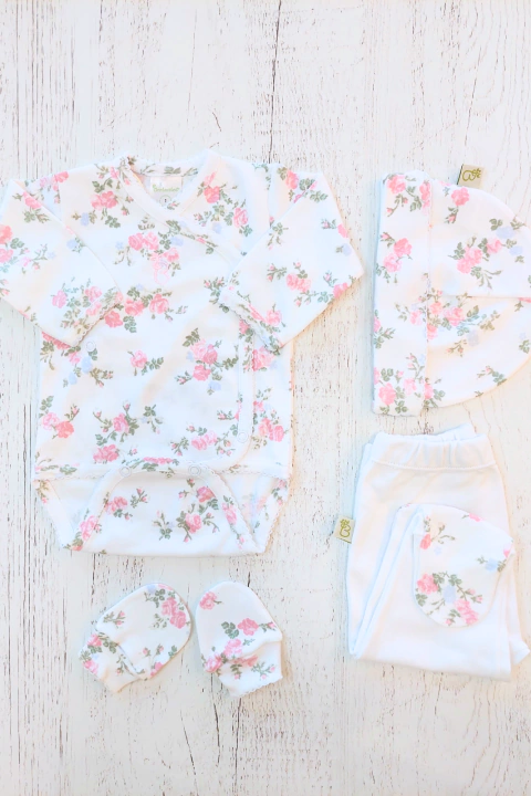 AJUAR 4 PIEZAS FLORAL BLANCO: BODY, RANITA, GORRO Y MITONES (BROSETB-FL)