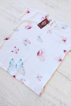 REMERA FEMME MANGAS CORTAS ESTAMPADA - OHNISKA (ONIREMERAN-M01) en internet