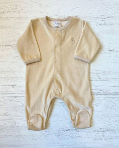 ENTERITO PLUSH ABERTURA DELANTERA - BROTECITOS (B611924PL-45)