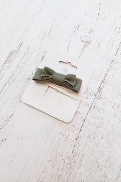 CASUAL MOÑO DE LINO VERDE MILITAR - BABYTIME (BT123721000180)