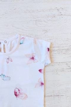 REMERA FEMME MANGAS CORTAS ESTAMPADA - OHNISKA (ONIREMERAN-M01) - Mamá Coneja