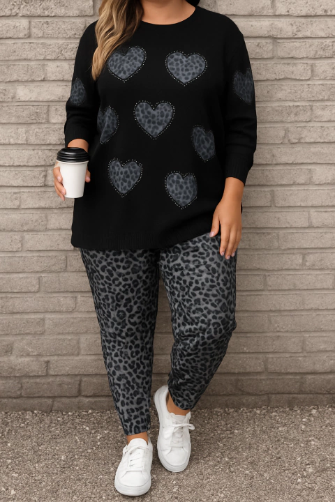 SET MAXI SWEATER LOVE BLACK + BABUCHA PRINT GREY( 40 al 52) AW25 - comprar online