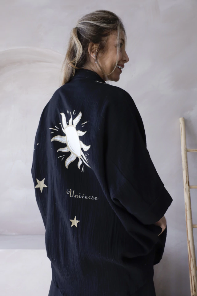 Camisa maxi oversize lino bambula estampada universe negro premium — imagen 3