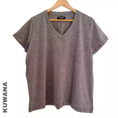 OUTLET SIN CAMBIO Remera V Essencial Oversize (XL) GREY