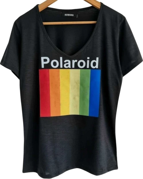 OUTLET SIN CAMBIO Remera V PREMIUM POLAROID BLACK L/XL