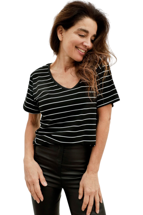 Remera V Rayado BLACK ( M al XL) - comprar online