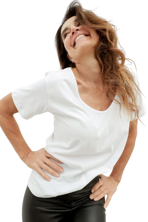 Remera V BASIC WHITE LISO PREMIUM (4 talles) - comprar online