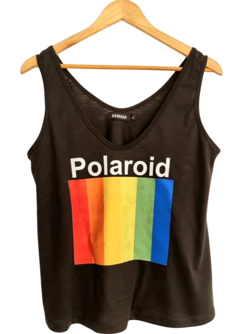 Musculosa V Evasé Polaroid (M al XL) - BLACK