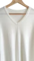 MAXI Sweater V BREMER LARGO CRUDO (XL) - AW25 en internet
